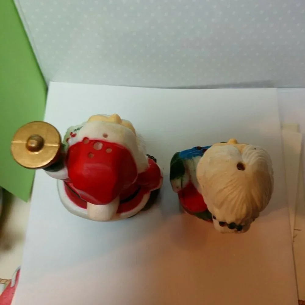 SALT & PEPPER SHAKERS VINTAGE MR/MRS SANTA CLAUS